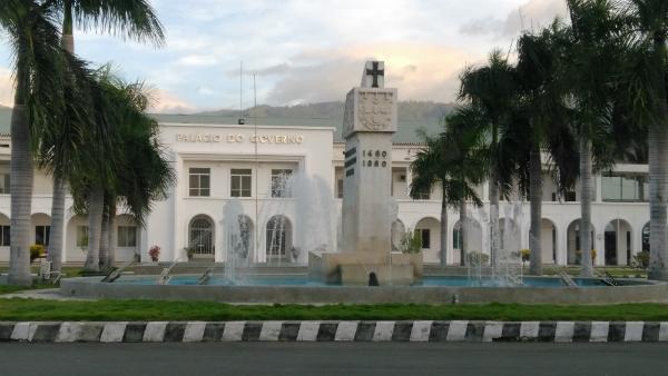 No Palácio do Governo de Timor-Leste encontra-se uma estátua relativa aos descobrimentos portugueses.