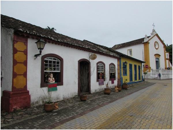 Casario colonial de influência Açoriana no bairro Santo António de Lisboa em Florianópolis