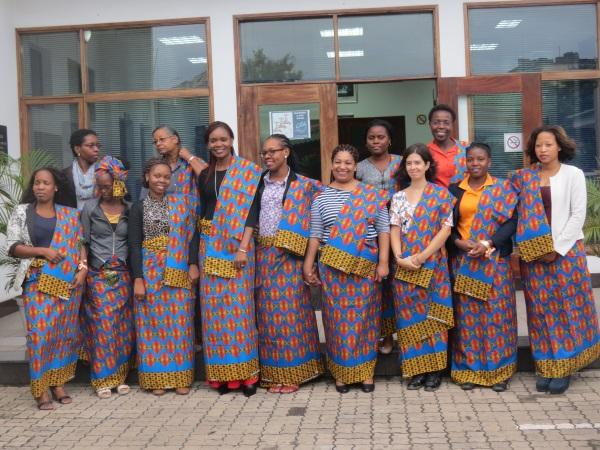 Comemoração do Dia da Mulher Moçambicana com colegas do CRA.