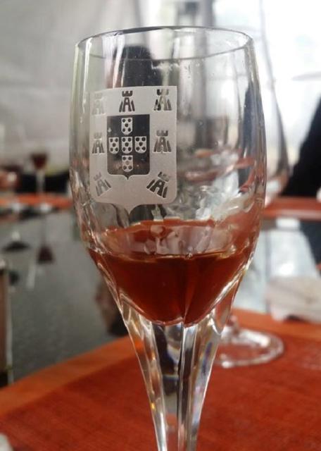 José Magalhães, 25 anos, de Vila Nova de Gaia, inov no México: “Melhor do que o vinho português, é o poder beber num copo com o seu brasão!” 