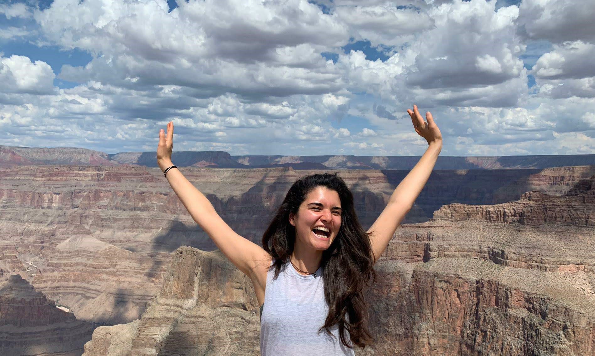 Patrícia Romeiras numdos pontos mais famosos do percurso do Grand Canyon, conhecido como Eagle Point