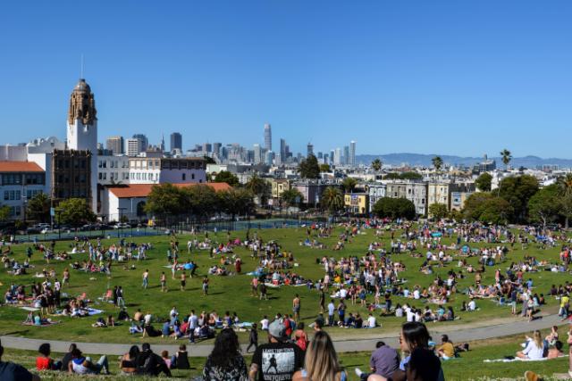 Mission Dolores Park – um dos maiores parques da cidade, na foto apenas um dos lados do parque está representado