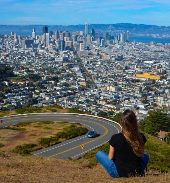 Ana Boavida em Twin Peaks – um dos pontos mais altos de onde podemos ter uma vista panorâmica sobre a cidade. Foto cedida por Ana Boavida